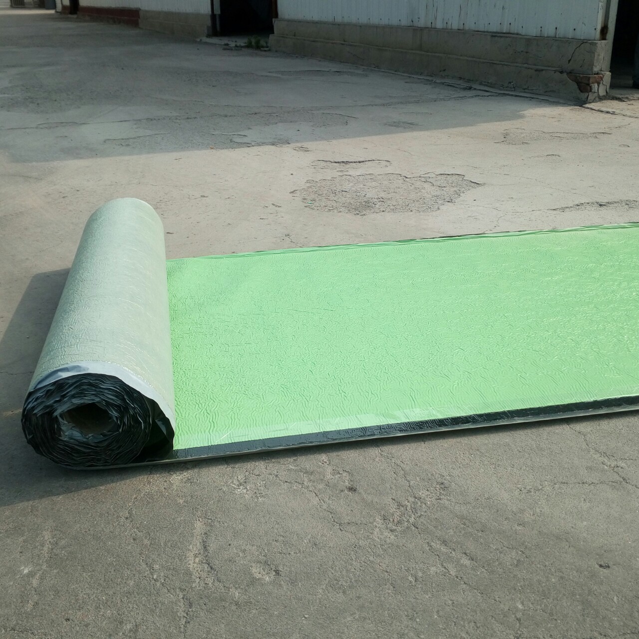 自粘強力交叉膜防水卷材 優質防水材料廠家的核心選擇